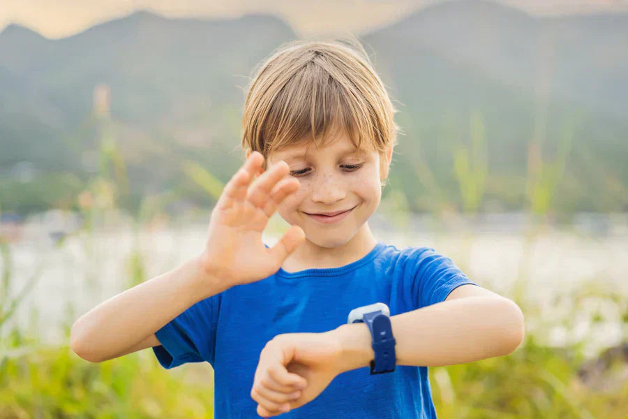 First Kids’ Watch Phone: Safe Communication Without the Internet